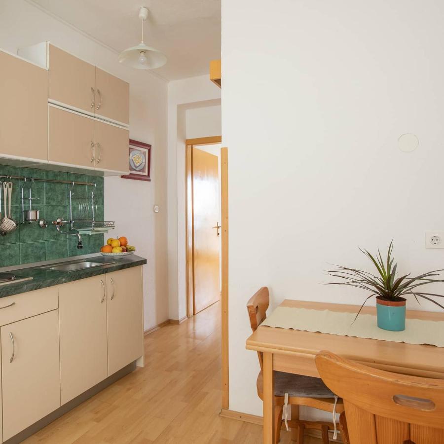 Pine And Sunshine Apartments Podgora Kültér fotó